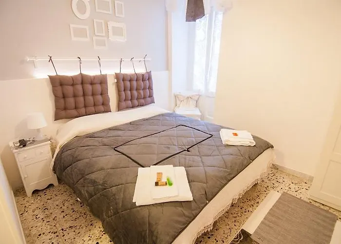 Anna's Rose * Монополи