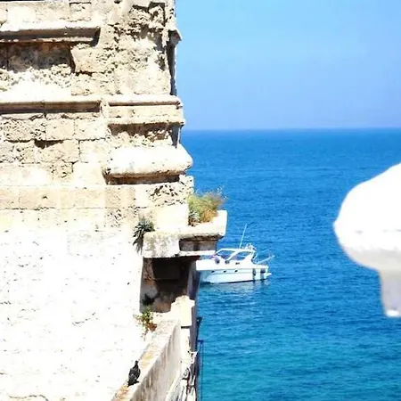 Anna's Rose Apartment Monopoli