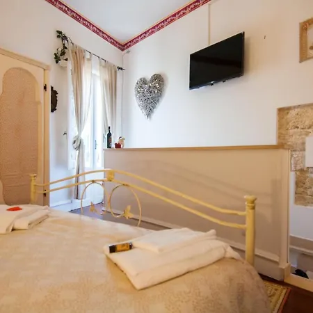 Anna's Rose Apartment *