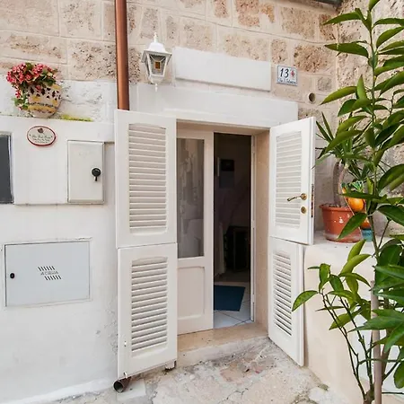 Anna's Rose Apartment *