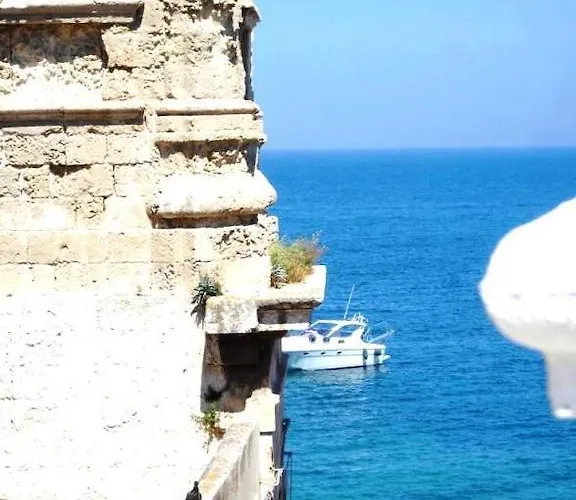 Anna's Rose Apartment Monopoli